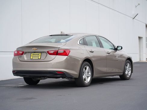 Used 2023 Chevrolet Malibu LT FWD image 3