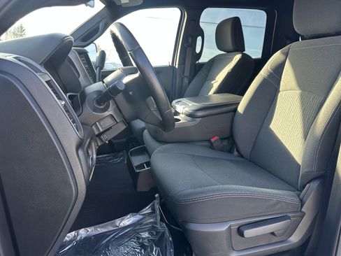 Used 2024 RAM 3500 Tradesman w/ Chrome Appearance Group image 9