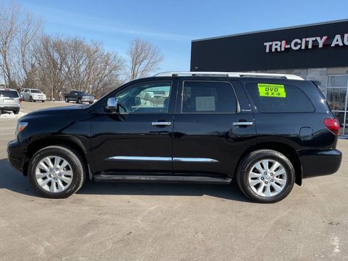 Used 2018 Toyota Sequoia Platinum image 3