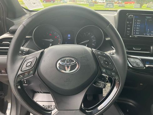 Used 2018 Toyota C-HR XLE FWD image 26