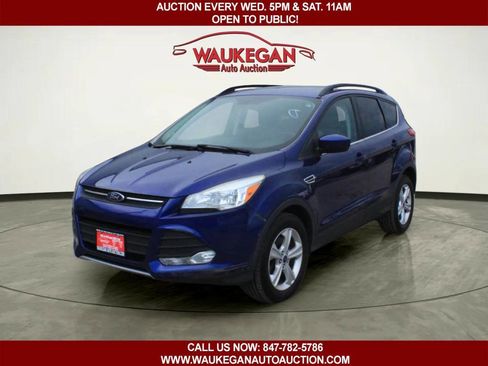 Used 2015 Ford Escape SE w/ Equipment Group 201A image 3