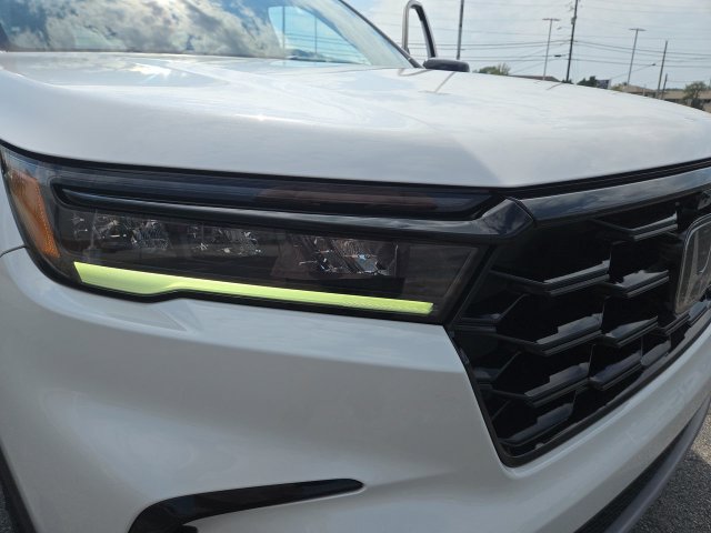 Used 2025 Honda Pilot TrailSport image 29