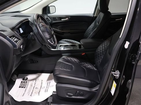 Used 2024 Ford Edge Titanium image 9