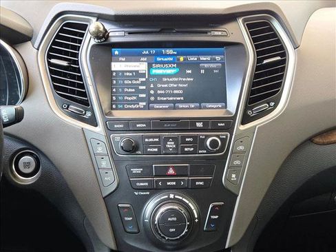 Used 2017 Hyundai Santa Fe FWD image 13