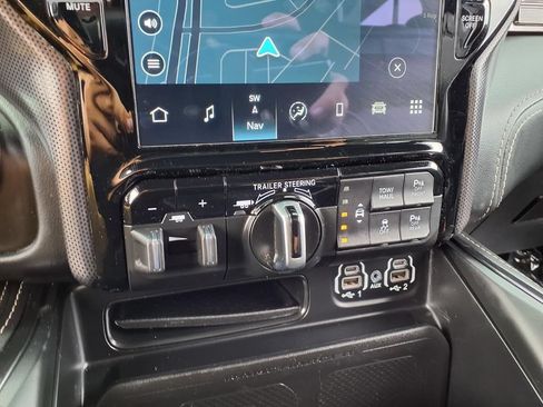Used 2022 RAM 1500 Limited AWD/4WD image 11