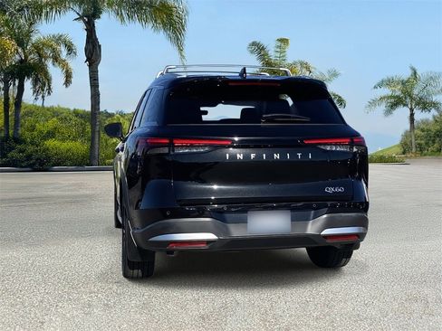 Certified 2026 INFINITI QX60 Luxe w/ Cargo Package image 3