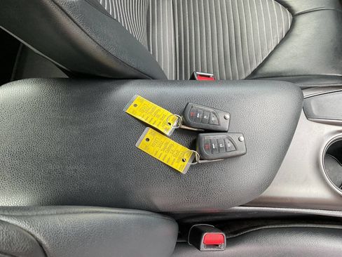 Used 2021 Toyota Camry SE FWD image 43