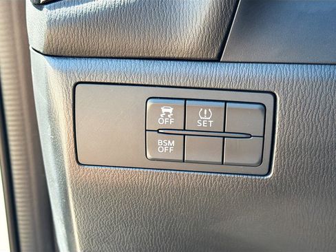 Used 2016 MAZDA MAZDA3 i Sport w/ Preferred Equipment Package image 30