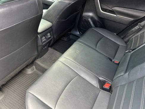 Used 2021 Toyota RAV4 XLE Premium image 12