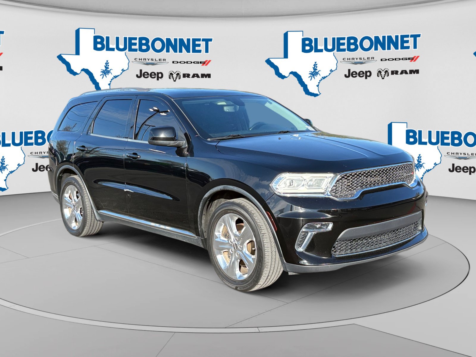 Certified 2022 Dodge Durango SXT RWD image 3