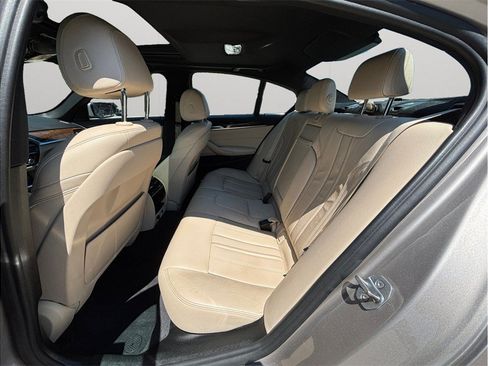 Used 2018 BMW 530i w/ Premium Package RWD image 38