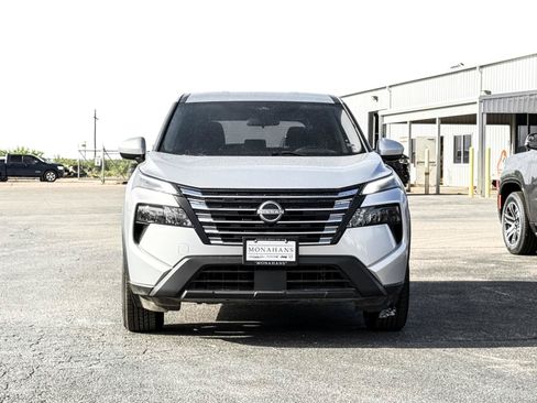 Used 2024 Nissan Rogue SV FWD image 3