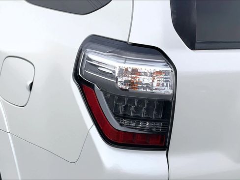 Used 2016 Toyota 4Runner Limited image 28