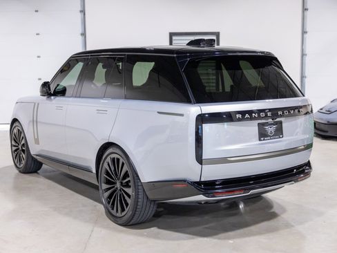 Used 2025 Land Rover Range Rover SE image 7