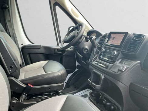 Used 2024 RAM ProMaster 2500 w/ Convenience Group FWD image 15