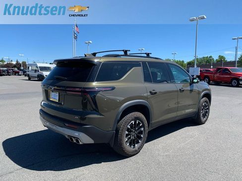 Used 2024 Chevrolet Traverse Z71 w/ Enhanced Driving Package AWD/4WD image 7