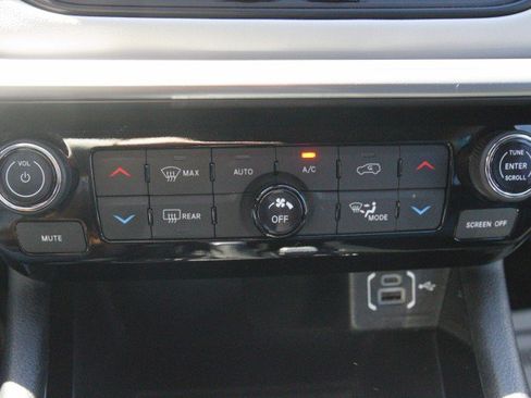 Used 2025 Jeep Compass Limited AWD/4WD image 22