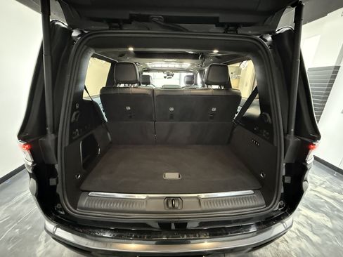 Used 2022 Jeep Grand Wagoneer Series III image 36