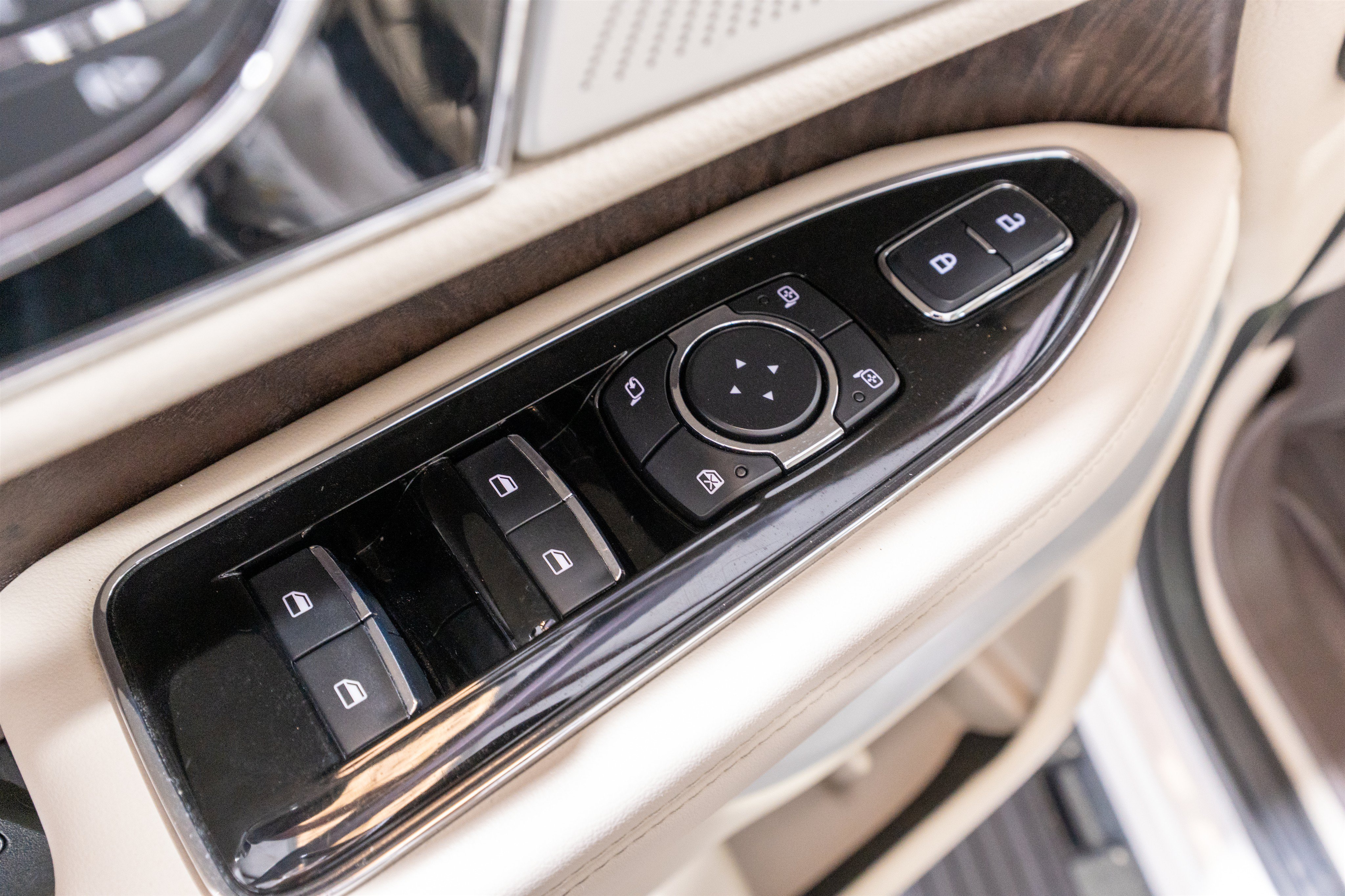 Used 2019 Lincoln Navigator Reserve AWD/4WD image 16