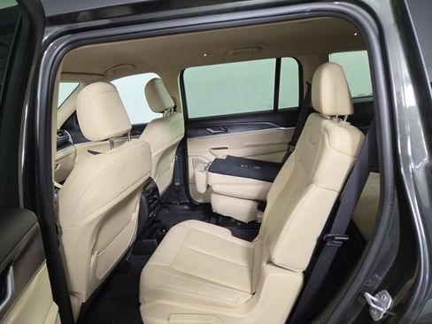 Used 2022 Jeep Grand Cherokee L Limited RWD image 15