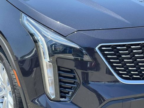Used 2022 Cadillac XT4 Luxury w/ Cold Weather Package AWD/4WD image 12