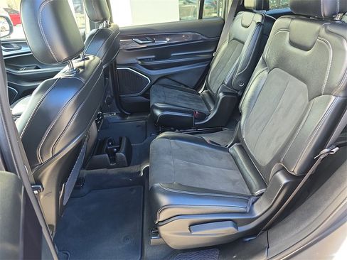 Used 2021 Jeep Grand Cherokee L Laredo image 34