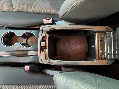 Used 2013 Dodge Avenger SE image 24