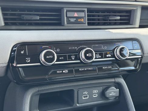 Used 2023 Honda Pilot Touring image 27