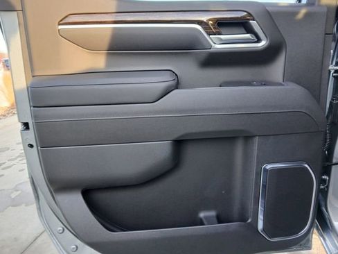 New 2026 GMC Sierra 1500 SLE image 15