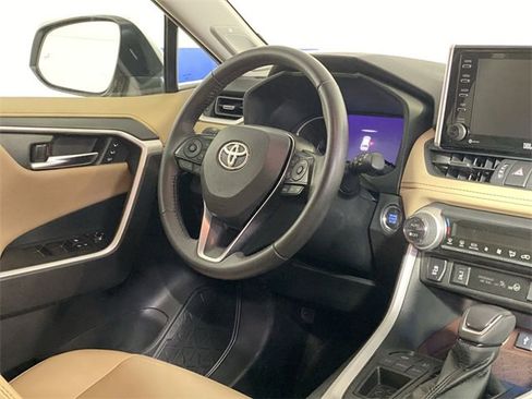 Used 2021 Toyota RAV4 Limited image 10