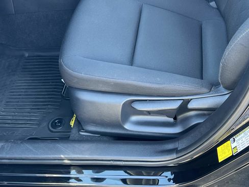 Used 2023 Toyota Corolla LE image 18