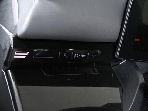 New 2026 BMW 530i xDrive w/ M Sport Package AWD/4WD image 26