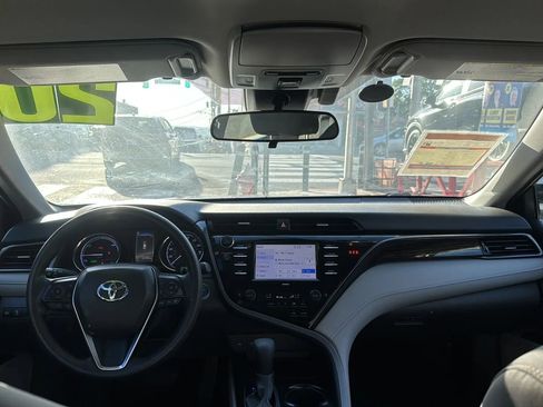 Used 2020 Toyota Camry LE image 24