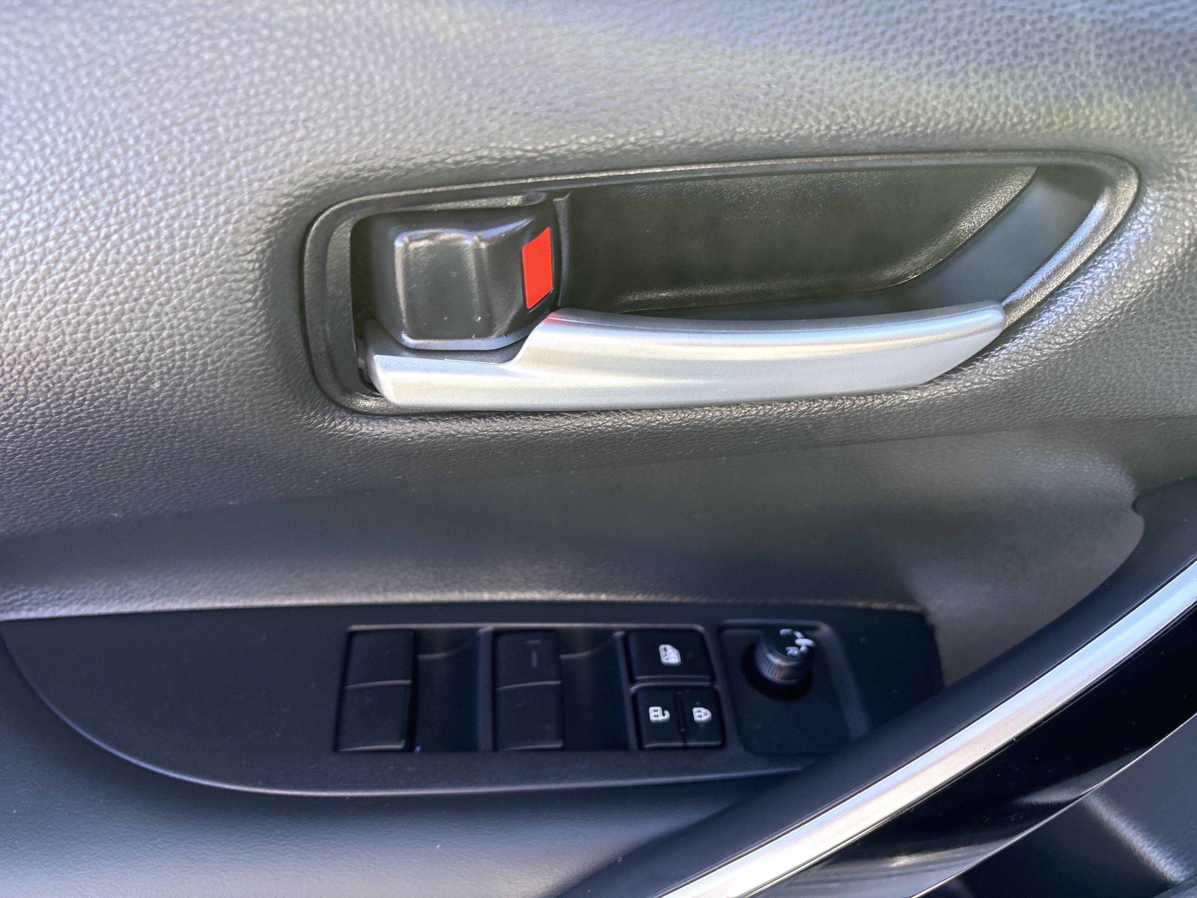 Used 2026 Toyota Corolla XSE FWD image 15