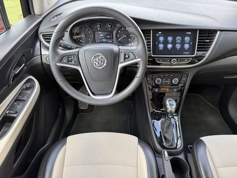 Used 2021 Buick Encore Preferred AWD/4WD image 15