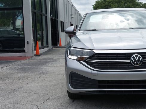 Used 2022 Volkswagen Jetta S FWD image 12
