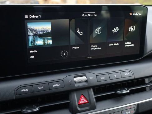 New 2025 Kia K4 LXS image 19