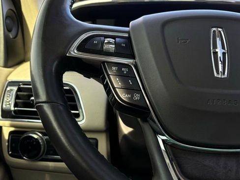 Used 2019 Lincoln Navigator Reserve image 33