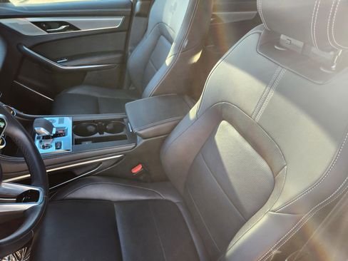 Used 2024 Jaguar F-PACE R-Dynamic S image 15