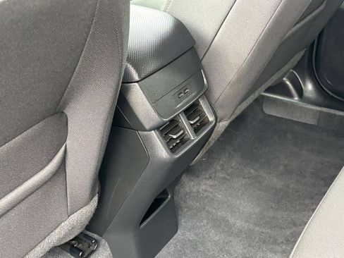Used 2025 Chevrolet Equinox LT FWD image 23