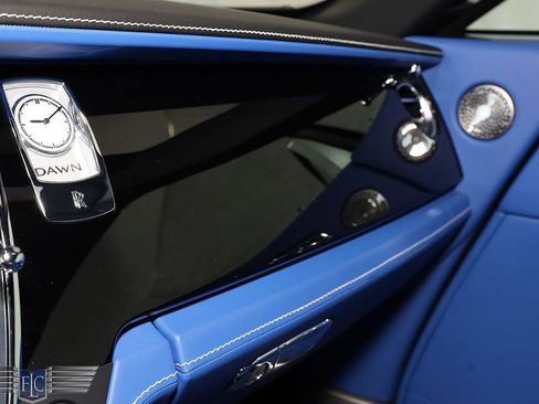 Used 2020 Rolls-Royce Dawn image 40