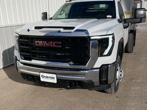 New 2026 GMC Sierra 3500 Pro w/ Convenience Package image 4