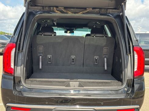 Used 2023 GMC Yukon SLT AWD/4WD image 16