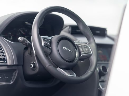 Used 2024 Jaguar F-TYPE R-Dynamic RWD image 17
