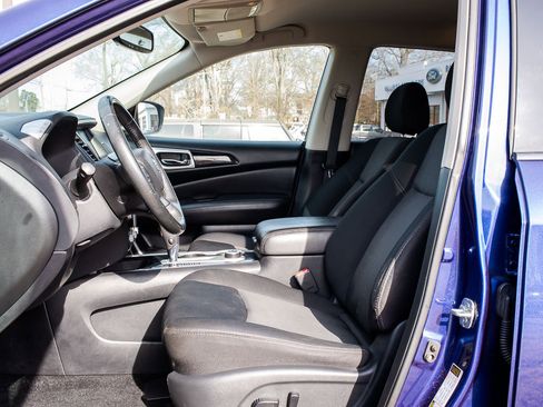 Used 2019 Nissan Pathfinder SV image 18