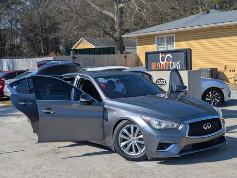 Used 2019 INFINITI Q50 Luxe w/ Essential Package (3.0T Luxe) RWD image 10