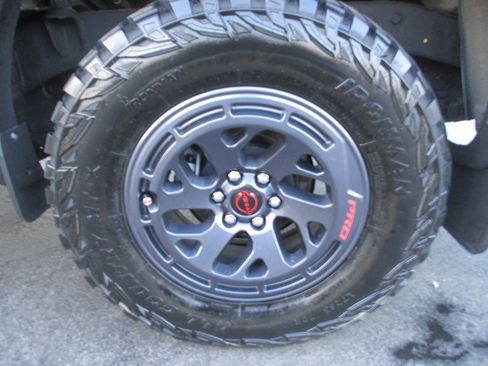 Used 2023 Nissan Frontier PRO-4X w/ Pro-4X Premium Package image 33