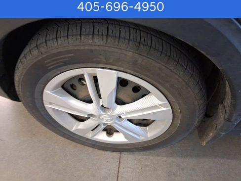 Used 2020 Nissan Kicks S image 8