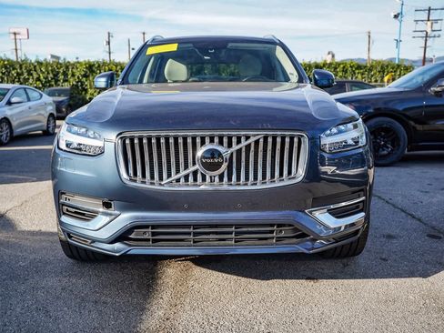 Used 2022 Volvo XC90 T8 Inscription w/ Climate Package image 2