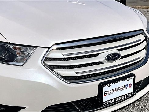 Used 2018 Ford Taurus Limited image 26